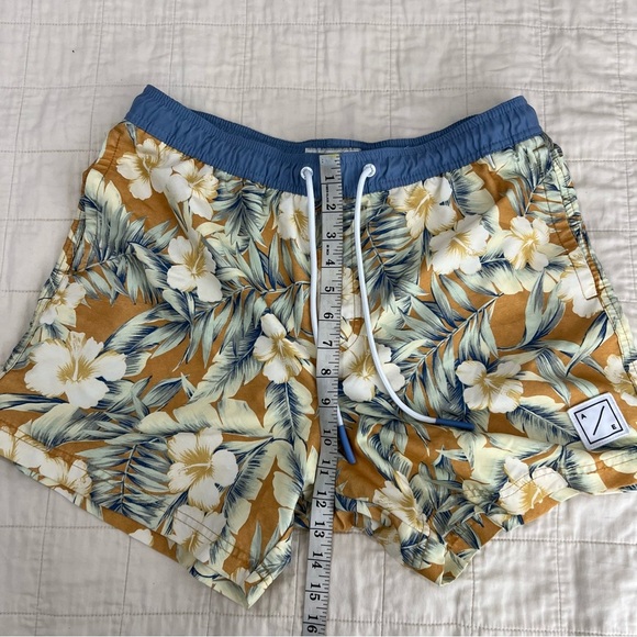 American Eagle Men’s Lined Swim Suit Trunks Floral Size Medium - Picture 5 of 9